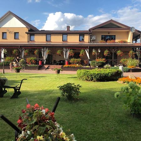 Bed and Breakfast Stajnia Pod Debem Стараховице Экстерьер фото