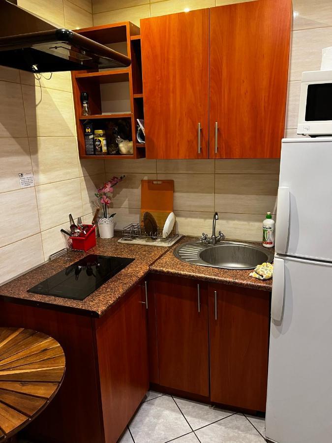 Bed and Breakfast Stajnia Pod Debem Стараховице Экстерьер фото