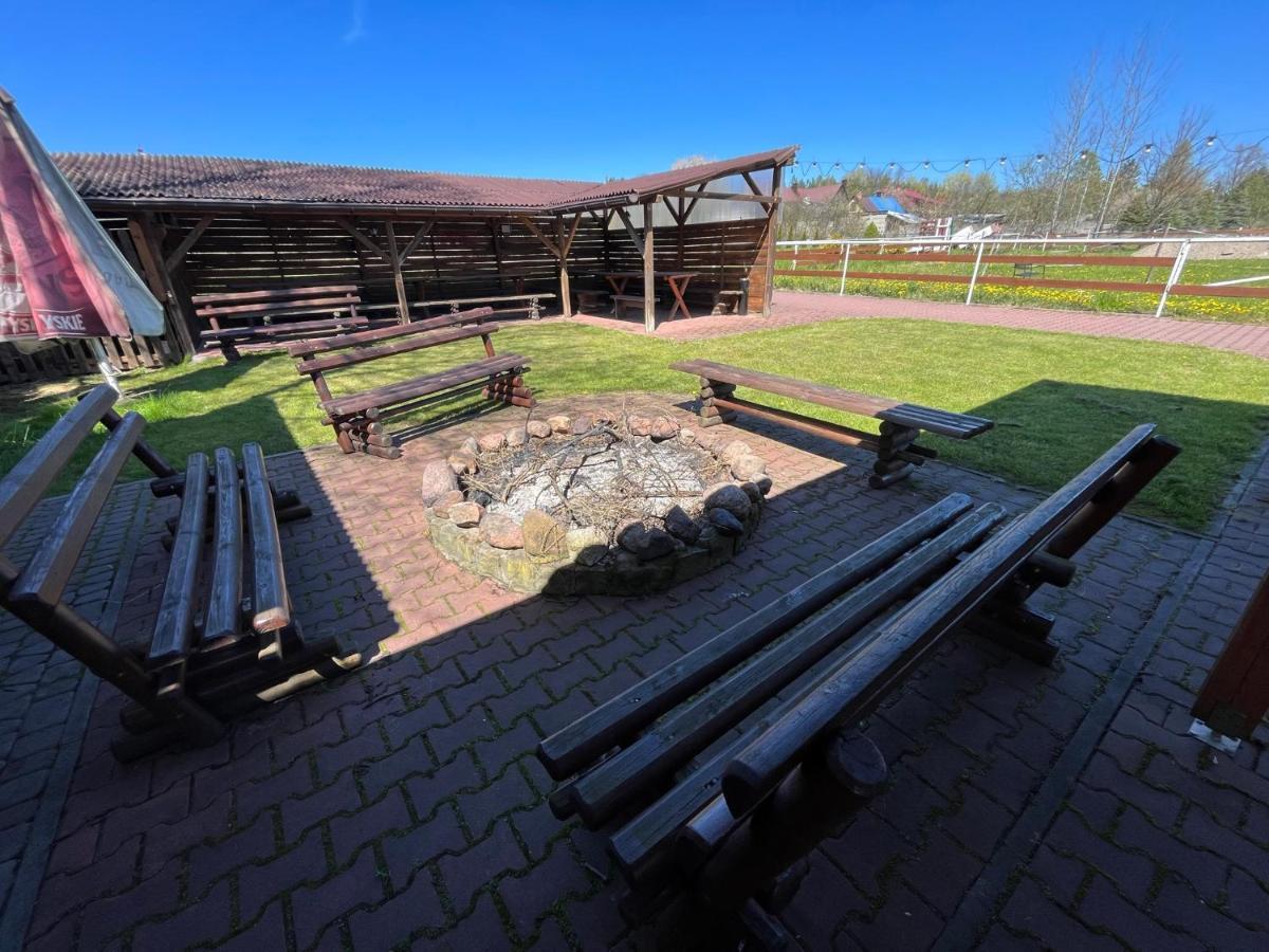 Bed and Breakfast Stajnia Pod Debem Стараховице Экстерьер фото