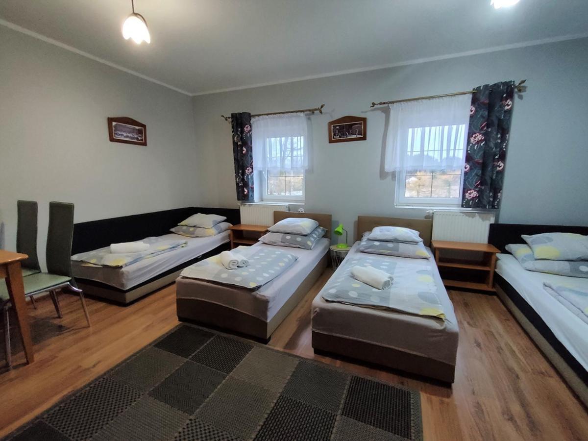 Bed and Breakfast Stajnia Pod Debem Стараховице Экстерьер фото